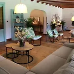 La Hondonada Villa *
